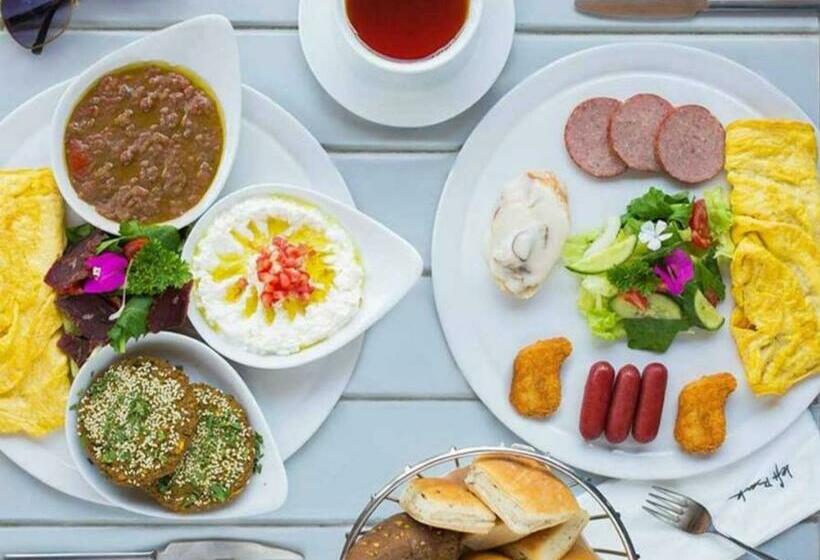 هتل Garden Season