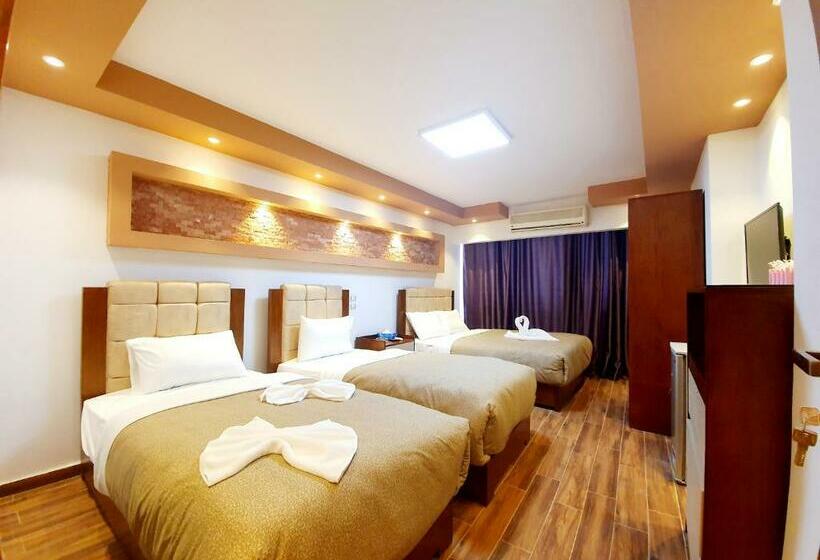 هتل Garden Season