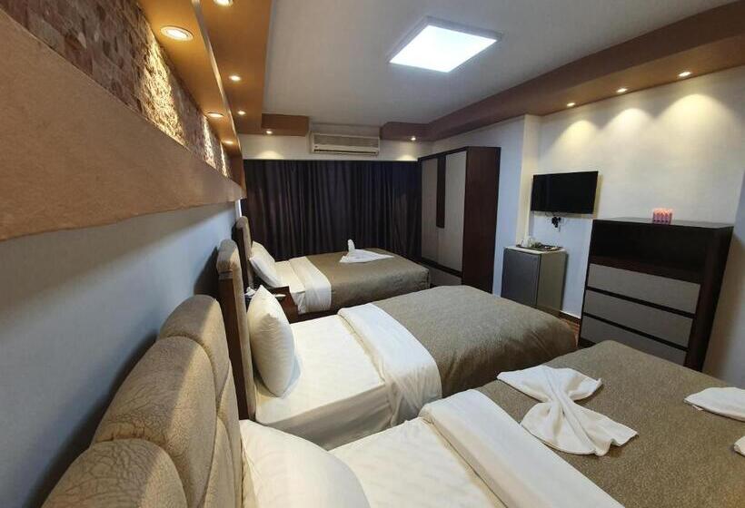 هتل Garden Season