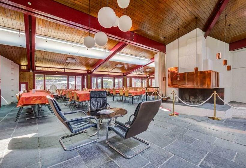 هتل John Knox International Center