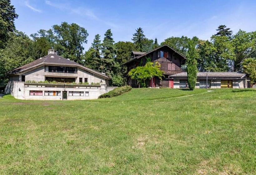 هتل John Knox International Center