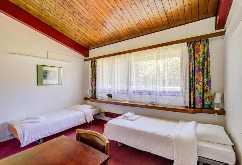 هتل John Knox International Center