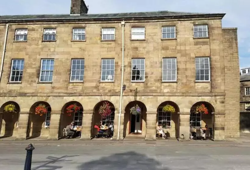 ホテル No 6 The Square Tearooms & Accommodation