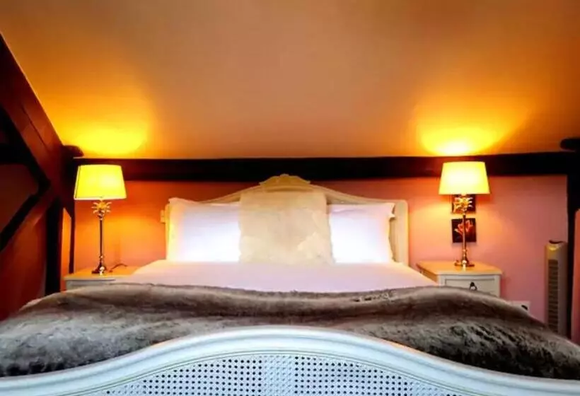 ホテル No 6 The Square Tearooms & Accommodation