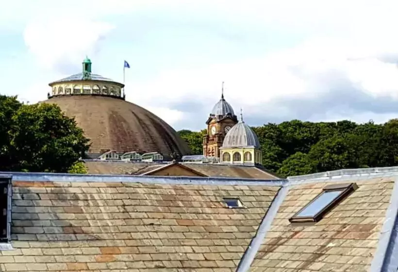 ホテル No 6 The Square Tearooms & Accommodation