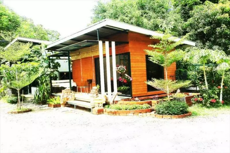 هتل Oyo 1105 Lawan Garden Resort