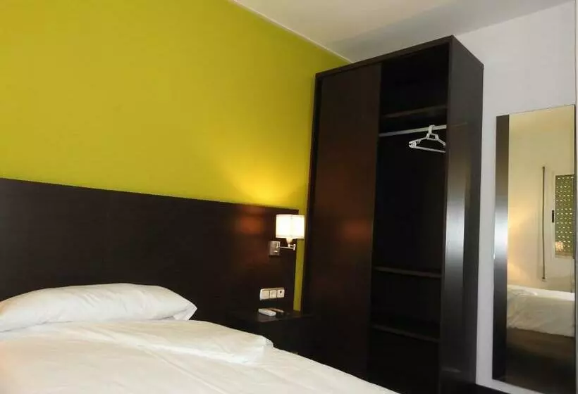 ペンション Hostal Meson De Paco