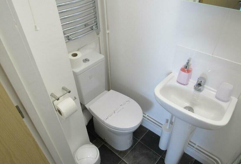 پانسیون The Cambridge Suites   Tas Accommodations