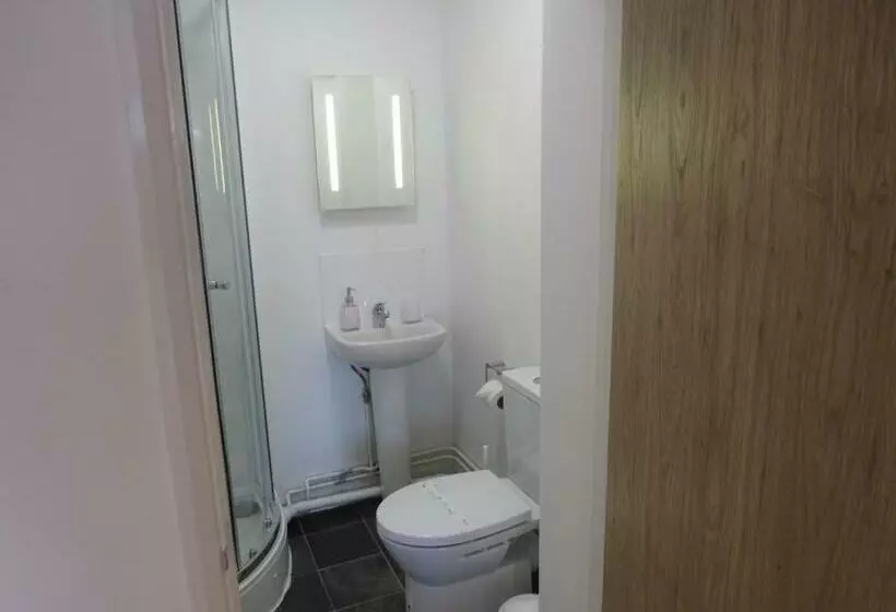 Majatalo The Cambridge Suites   Tas Accommodations