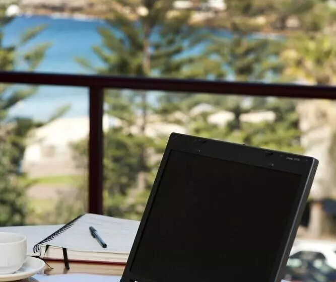 Coogee Sands Hotel & Apartments