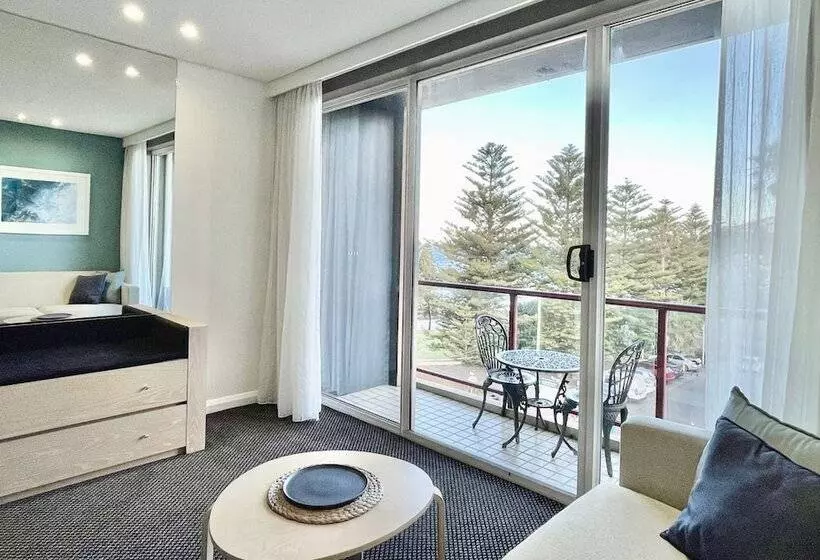 Coogee Sands Hotel & Apartments