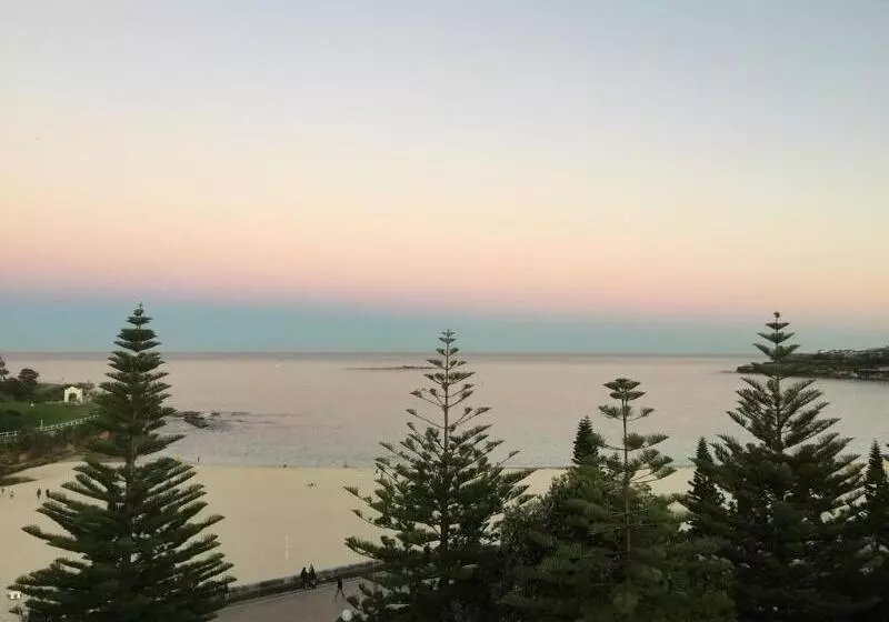 Coogee Sands Hotel & Apartments