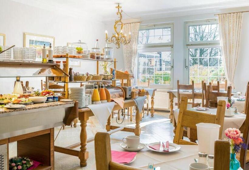 هتل Airport Fashion