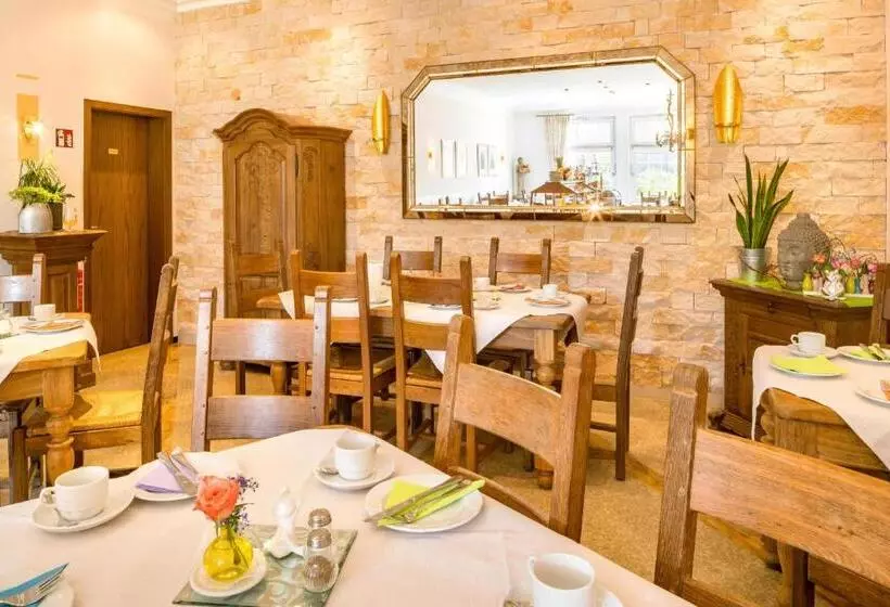 هتل Airport Fashion