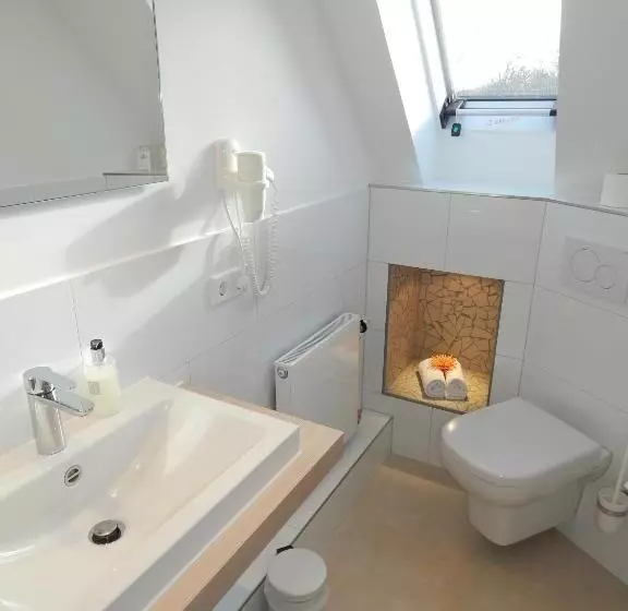 هتل Airport Fashion