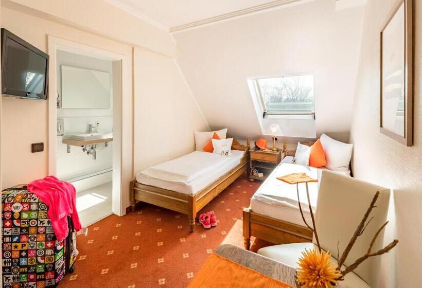 هتل Airport Fashion