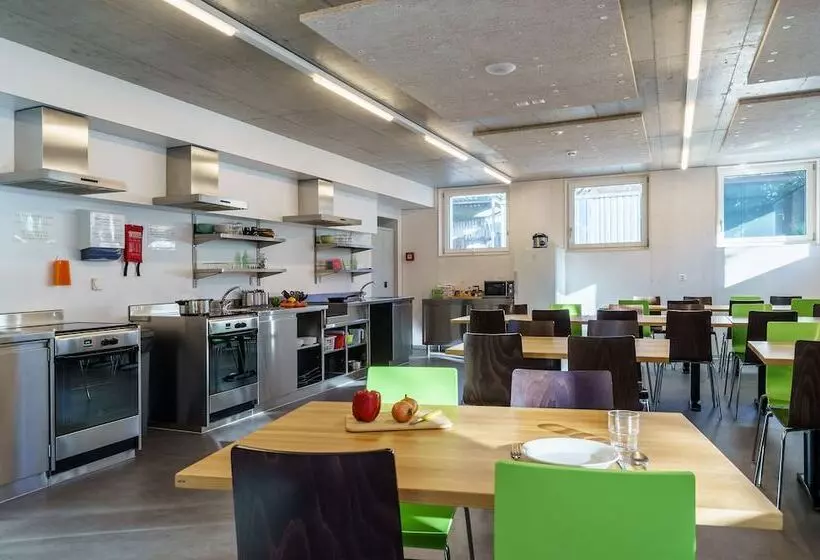 Отель Chalet Hostel @ Backpackers Villa Interlaken