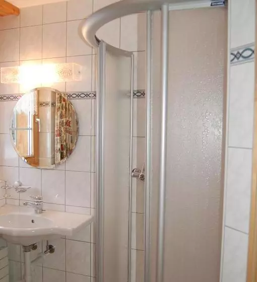 ホテル Gasthaus Schäfli