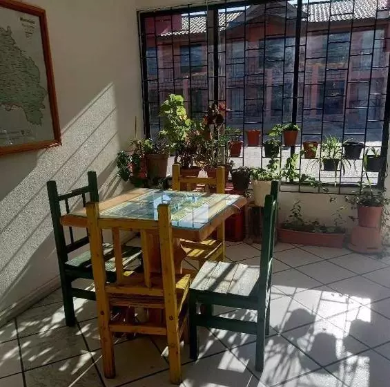 فندق Hostal Pata De Perro