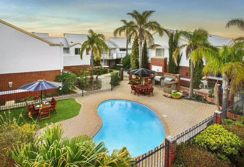 ホテル Comfort Apartments South Perth