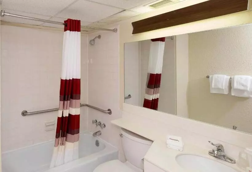 هتل Days Inn By Wyndham Williamsport