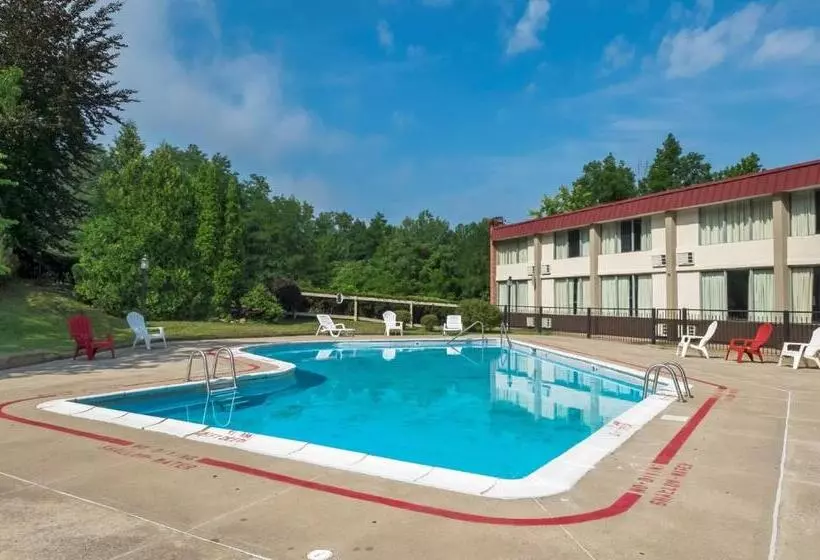 هتل Days Inn By Wyndham Williamsport