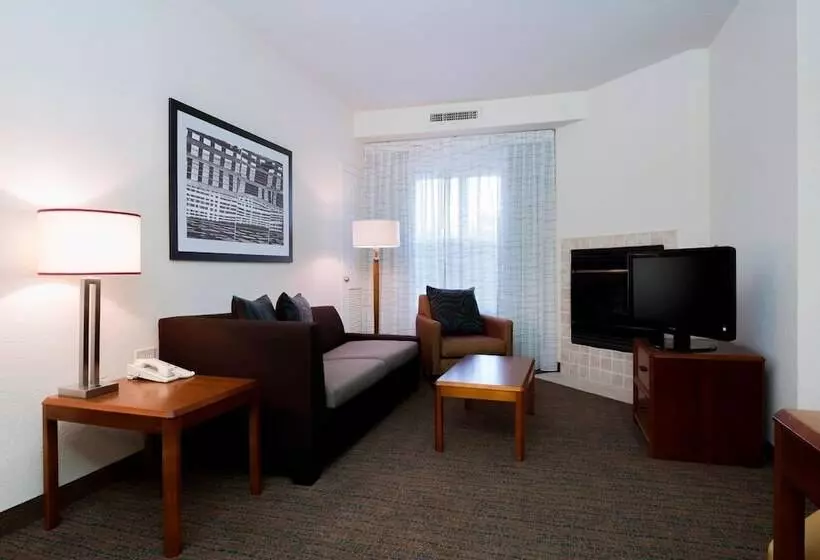 Отель Residence Inn Kansas City Olathe