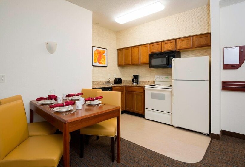 Отель Residence Inn Kansas City Olathe
