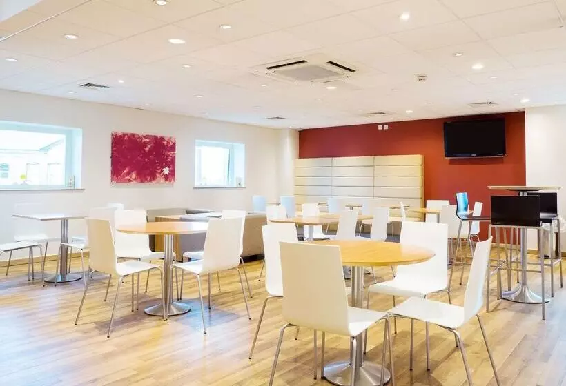 Отель Travelodge Middlesbrough