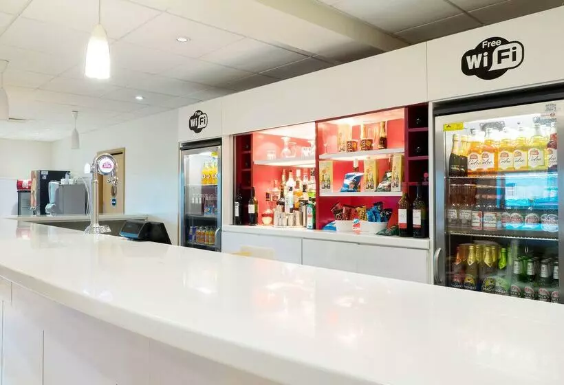 Отель Travelodge Middlesbrough