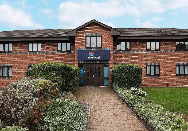 Отель Travelodge Stratford Alcester