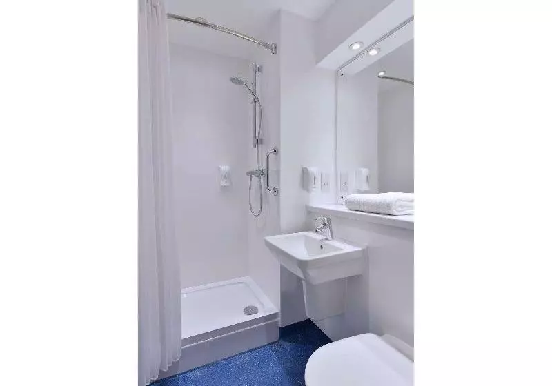 Отель Travelodge Telford Shawbirch