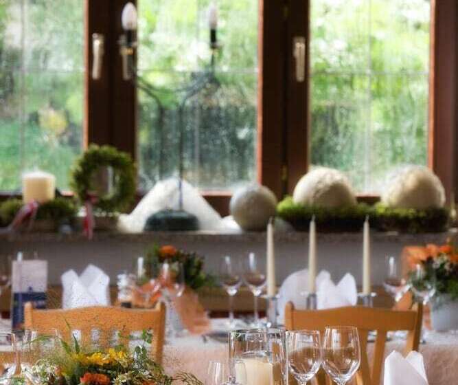 Отель Und Restaurant Landshuter Hof