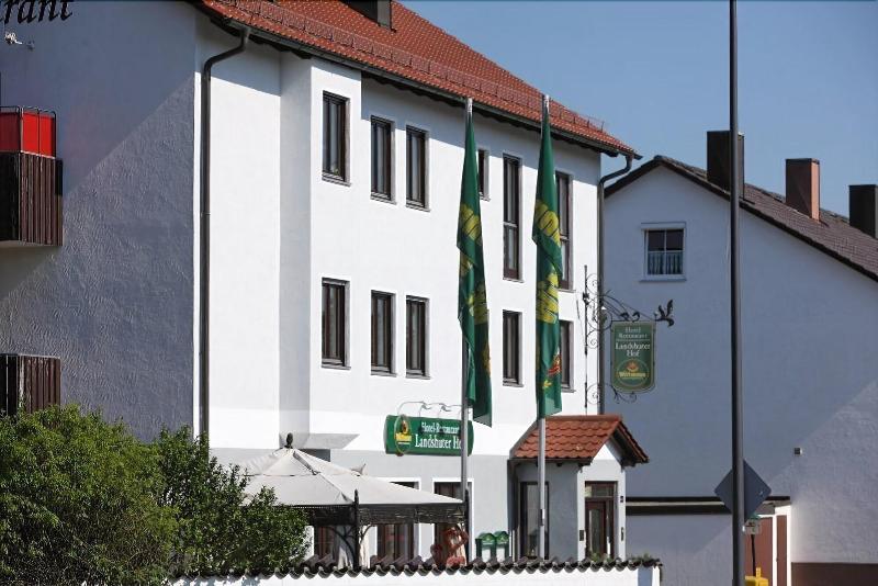 Отель Und Restaurant Landshuter Hof