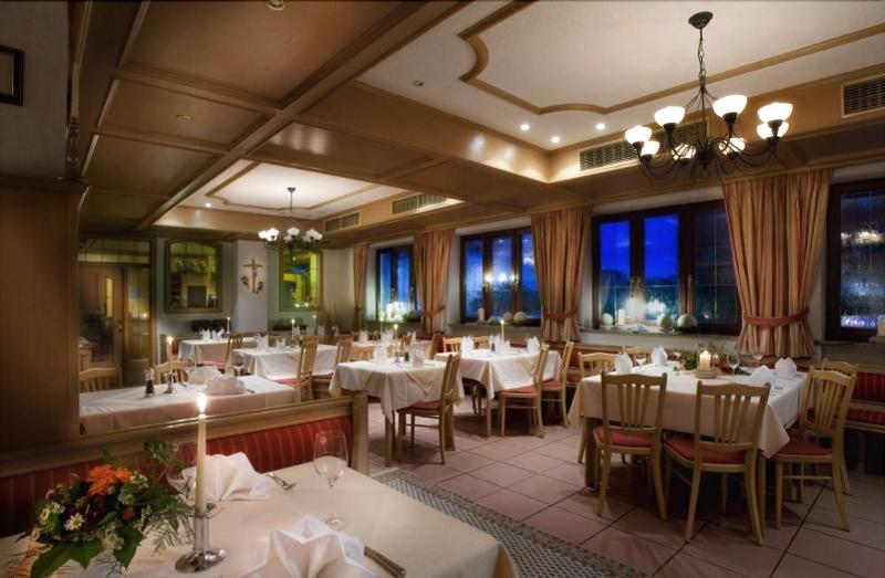 Отель Und Restaurant Landshuter Hof