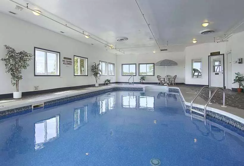 Мотель Super 8 By Wyndham Swift Current