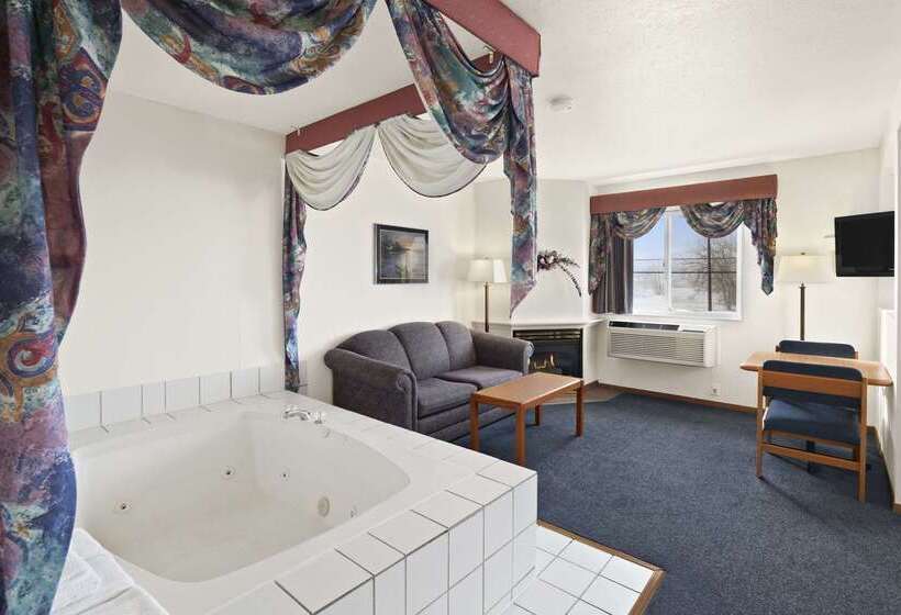 مُتل Super 8 By Wyndham Swift Current