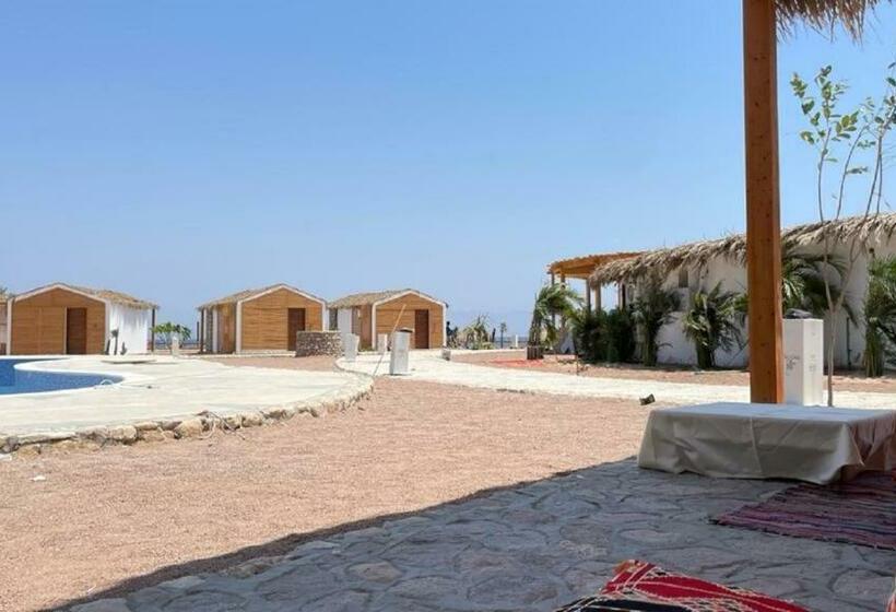 هتل Ananda Beach Camp