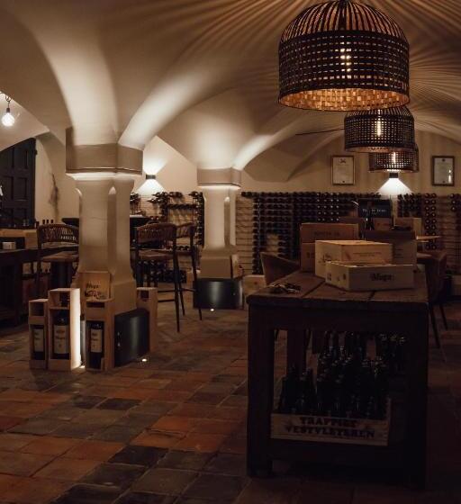 Отель Broederenklooster