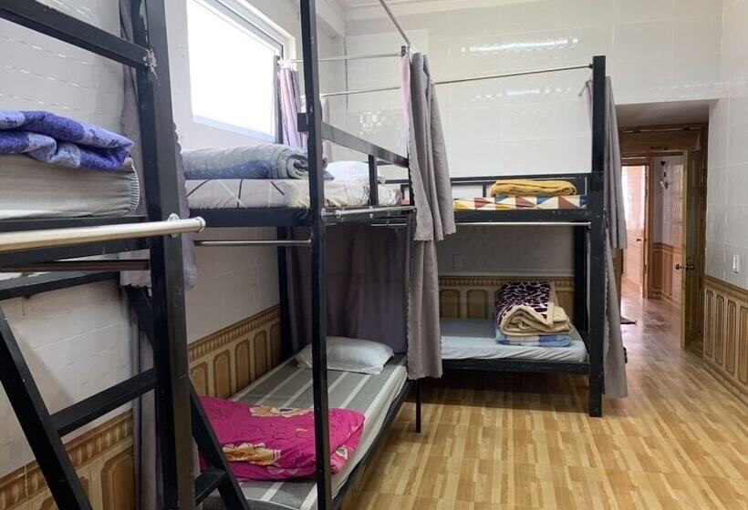 Lee Na Hotel   Hostel