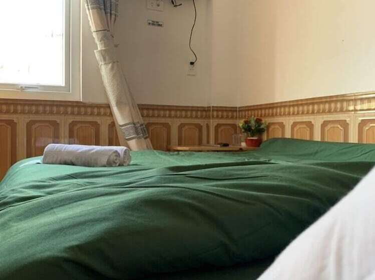 Lee Na Hotel   Hostel