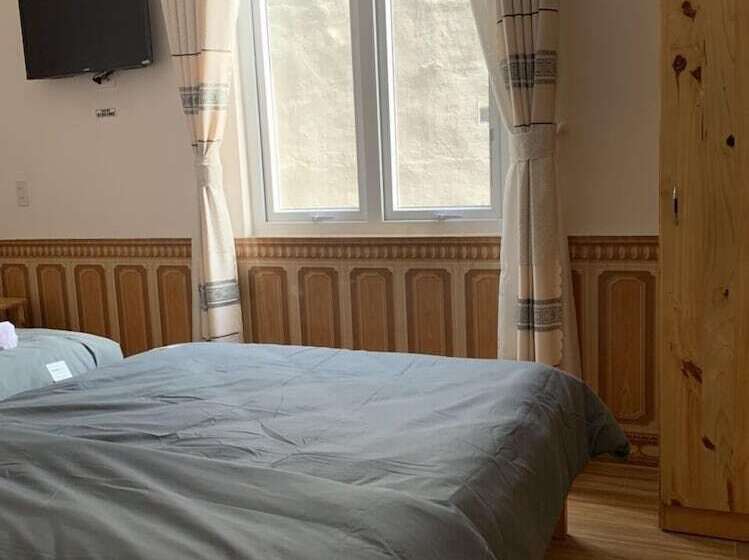 Lee Na Hotel   Hostel