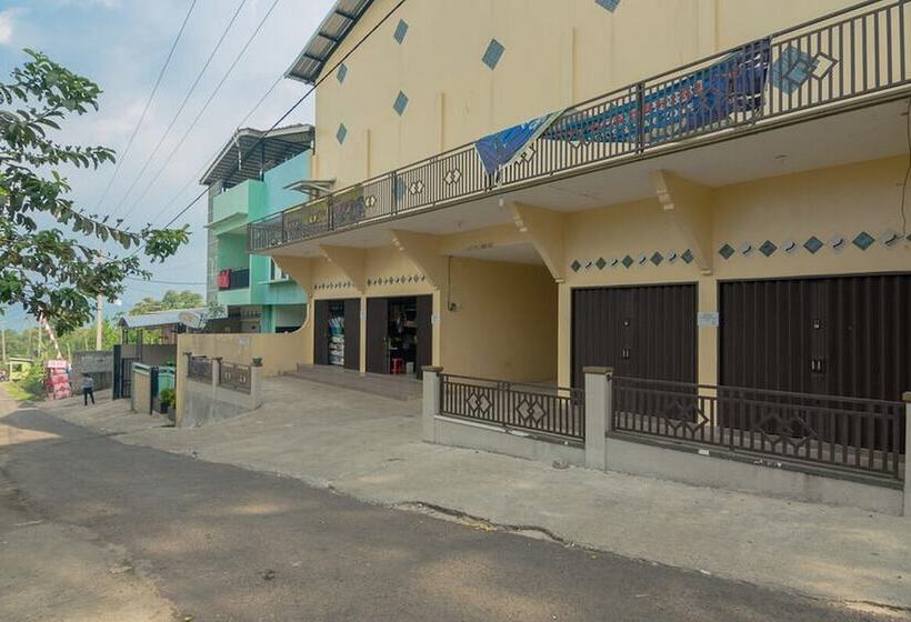 פנסיון Aziz Guest House Syariah