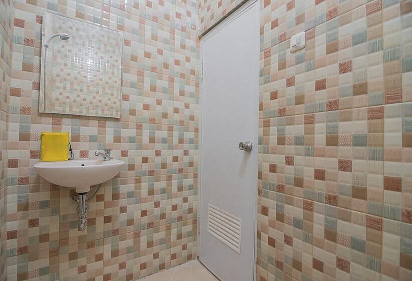 פנסיון Aziz Guest House Syariah