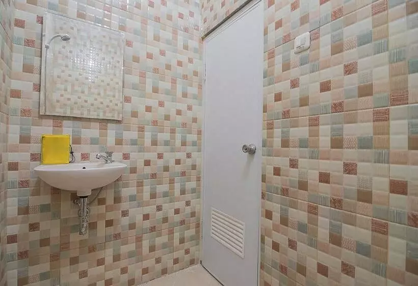 Majatalo Aziz Guest House Syariah