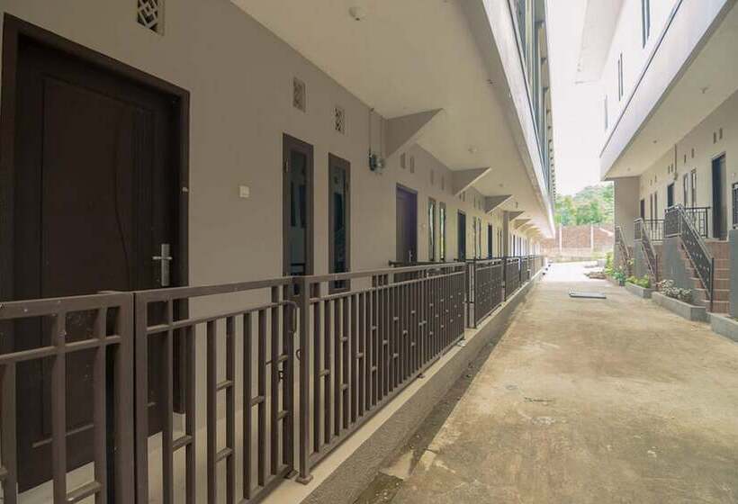 פנסיון Aziz Guest House Syariah