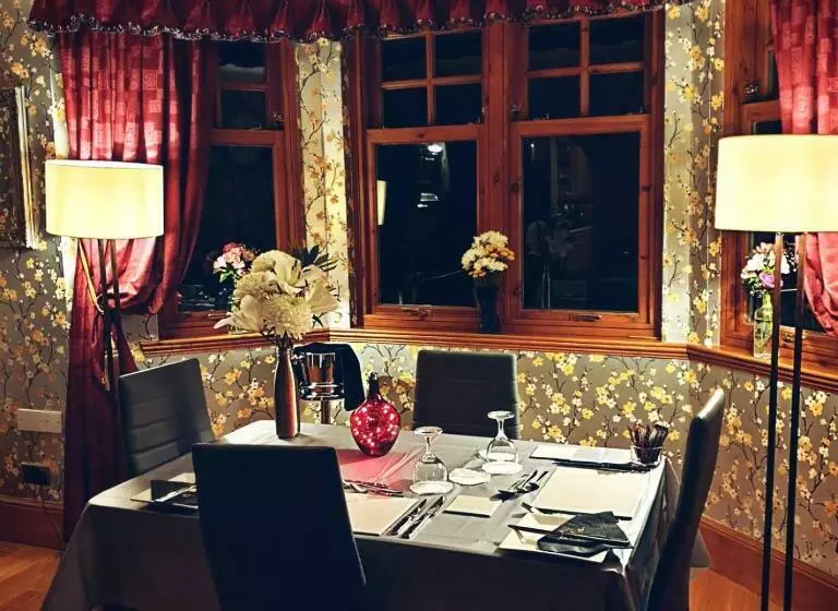 Majatalo Bogenraith House