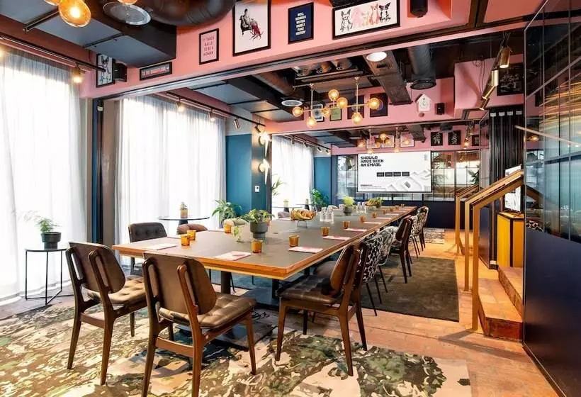 Yotel Manchester Deansgate