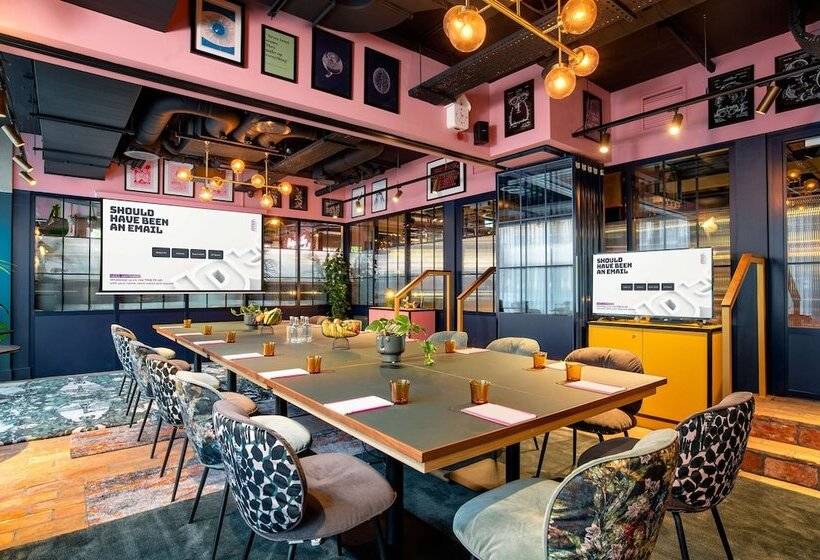 Yotel Manchester Deansgate