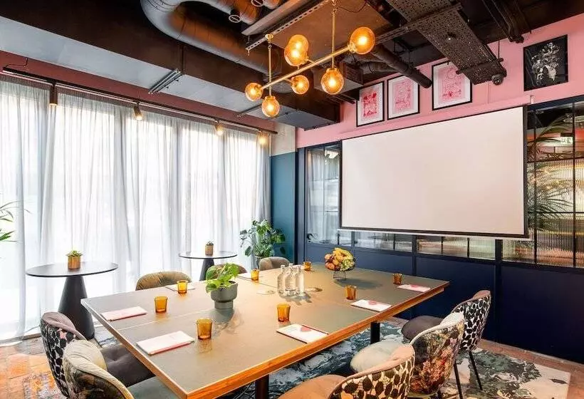 Yotel Manchester Deansgate